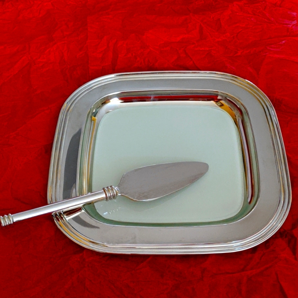 sheridan cheese tray no tarnish silver plated